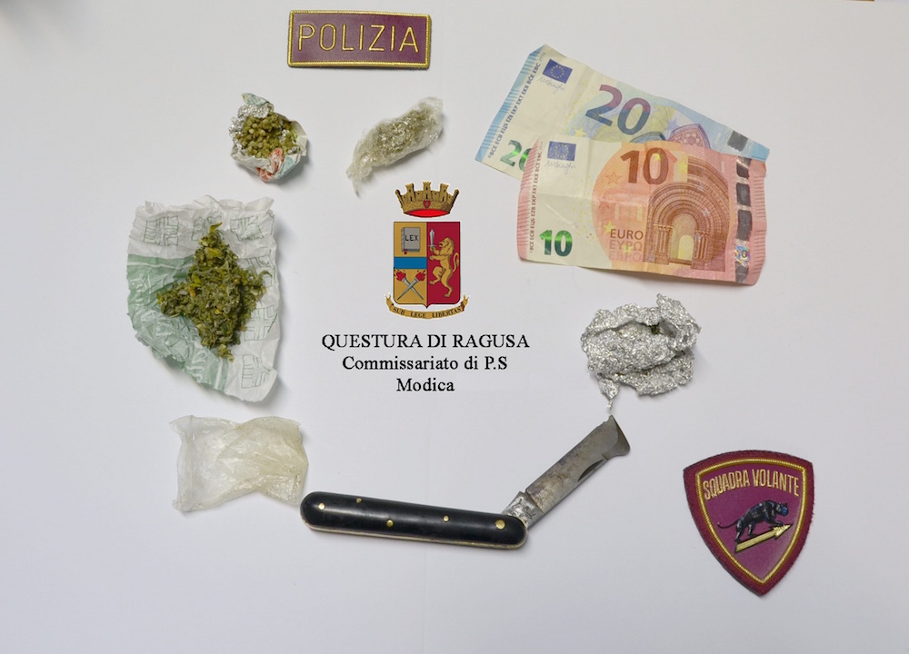 Trovato con droga, investe un poliziotto per fuggire: preso a Modica