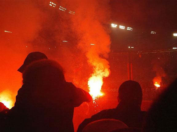 Accendono fumogeni durante la partita di calcio Catania-Vibonese:  due denunciati 