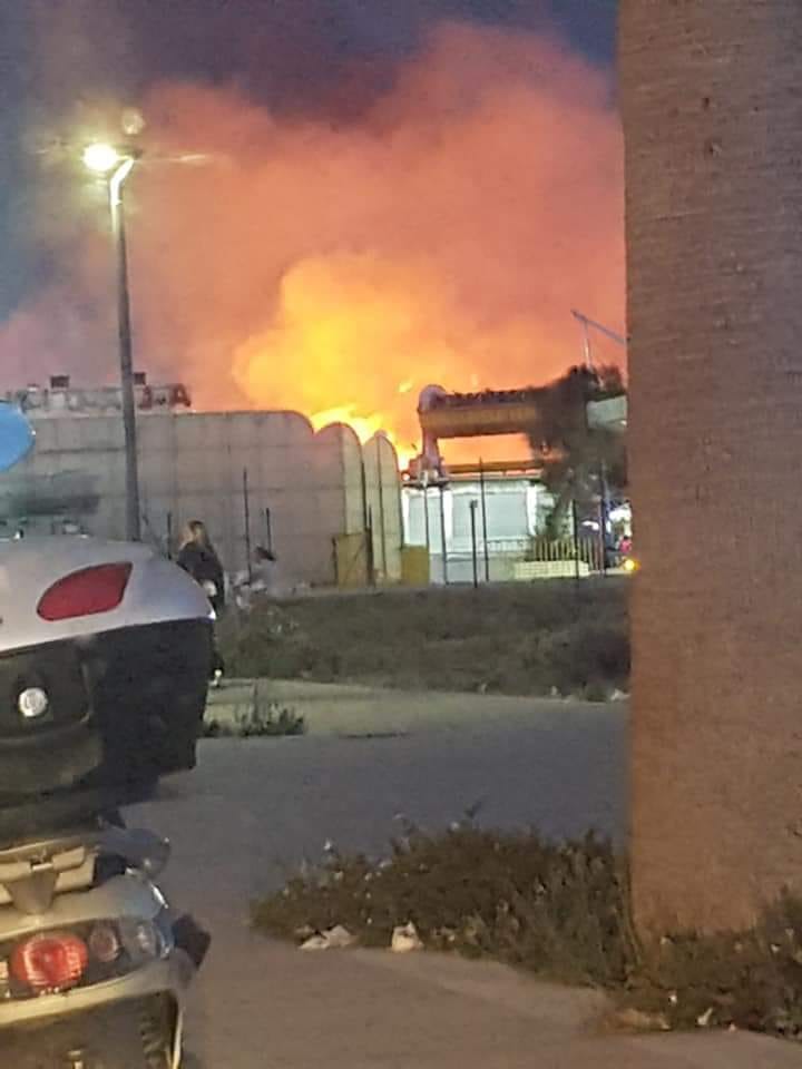Incendio a Marina di Ragusa, le fiamme attaccano pure la Riserva