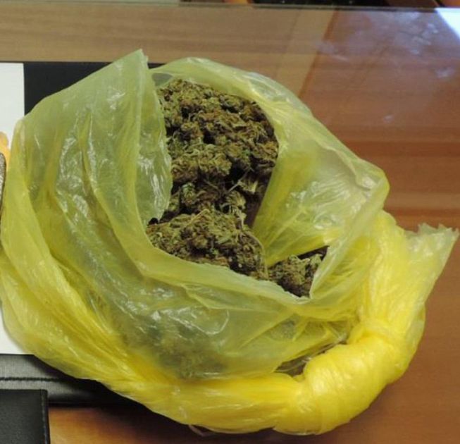 Sequestrati 23 chili di marijuana sulla spiaggia di Capo Mulini