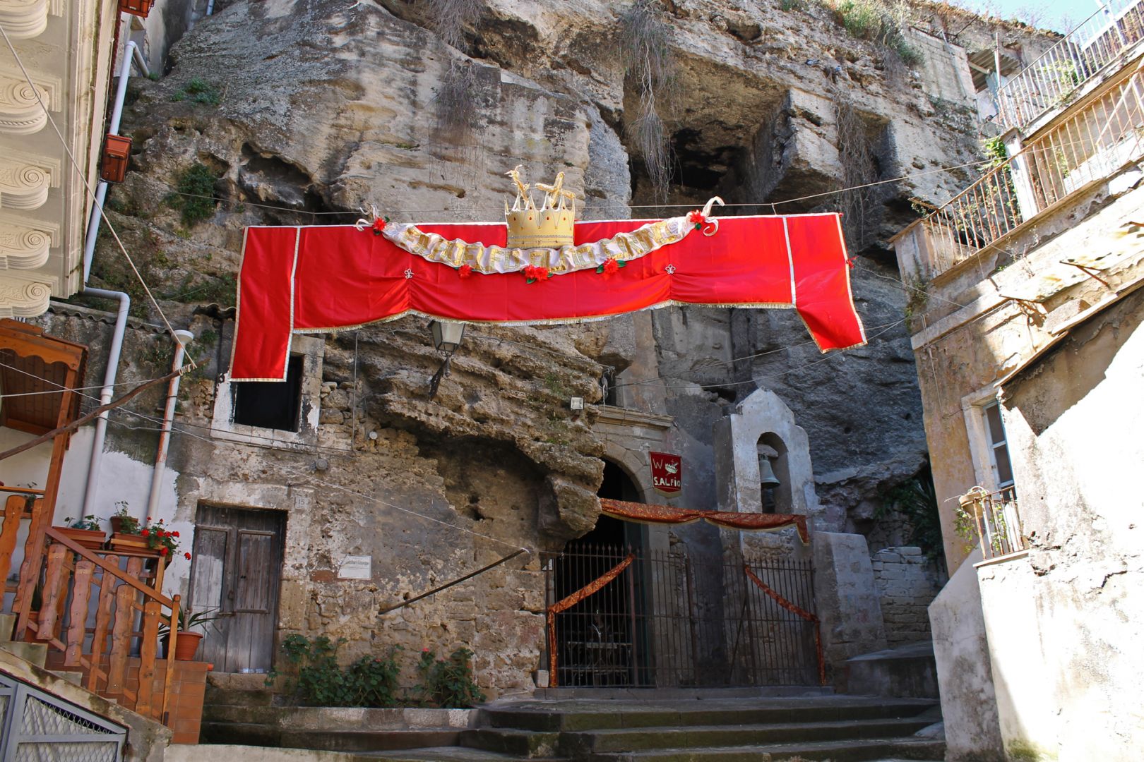 Lentini, 258 mila euro per il restauro della Grotta dei Tre Santi 