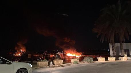 Incendiate tre barche a  Marsala utilizzate per il tour allo 'Stagnone'