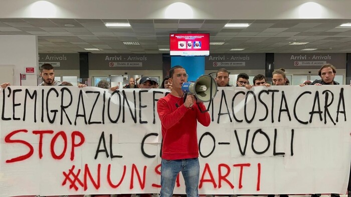 Aerei, Associazione protesta a Palermo contro il 'caro biglietti'