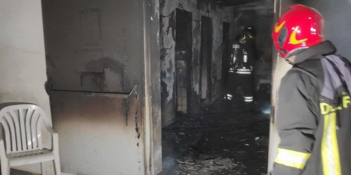 Incendio in un deposito alimentare a Chiaramonte Gulfi: cause da accertare