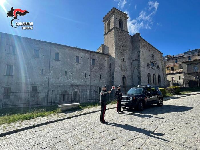 Strappa collana ad un'anziana, arrestato a San Giovanni in Fiore