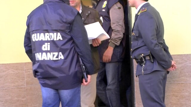 La Finanza confisca beni a coppia di 'caminanti' di Noto per 450 mila euro