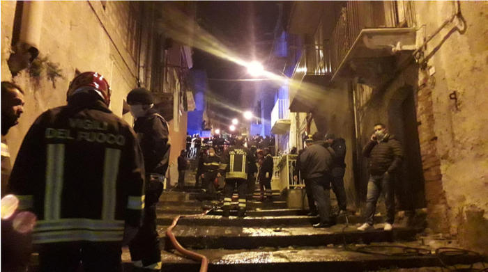 Casa in fiamme a Palma di Montechiaro: morta una bimba di 2 anni e mezzo
