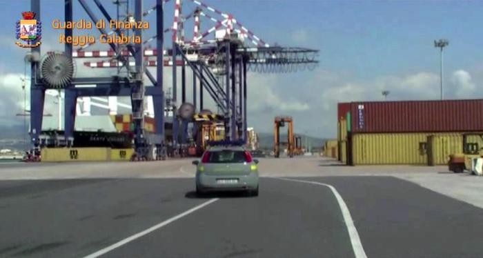 Traffico di droga con 'base' il porto di Gioia Tauro: 36 arresti