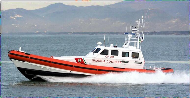Quattro diportisti soccorsi dalla Guardia costiera a Isola Capo Rizzuto