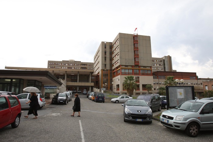 Messina, donna muore mentre torna a casa dopo intervento: 17 indagati