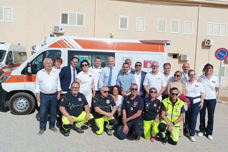 Ambulanza medicalizzata inaugurata a Lampedusa