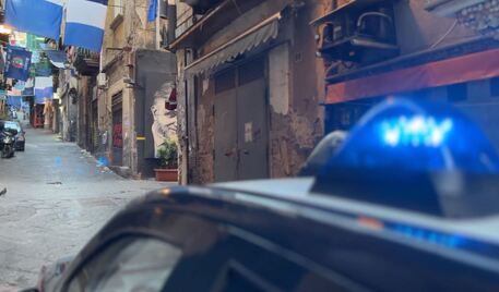 Estorsioni e spaccio, blitz ai Quartieri Spagnoli a Napoli: 50 arresti
