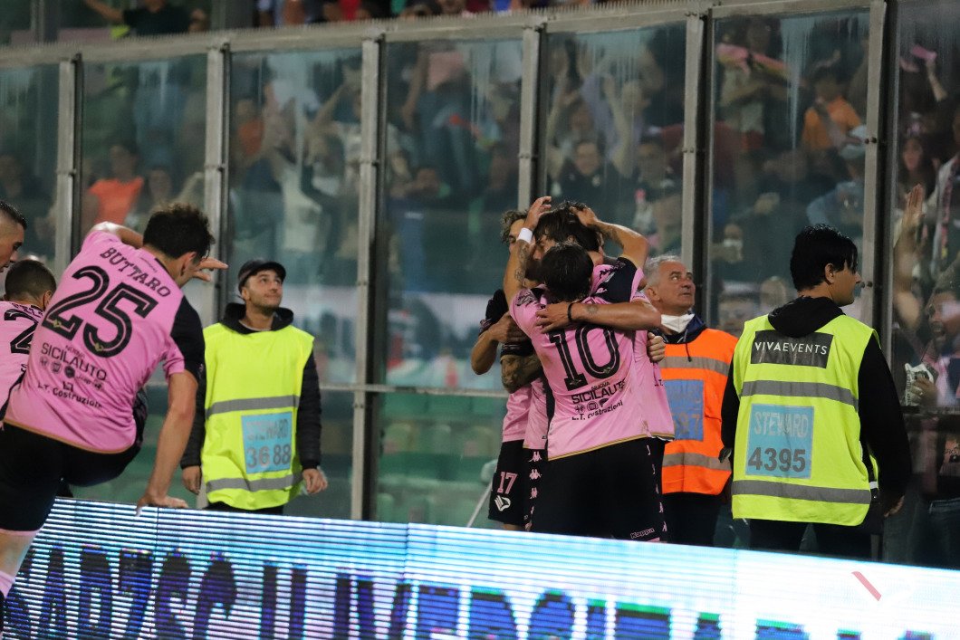 Il Palermo rimonta 2 gol all'Entella, finisce 2 - 2: i rosanero in semifinale play off