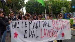 Cittadini tornano in piazza a Catania per difendere il Reddito di cittadinanza