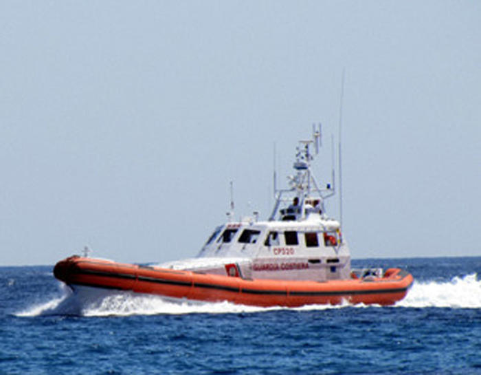 Affonda rimorchiatore a 50 miglia da Bari, 5 morti