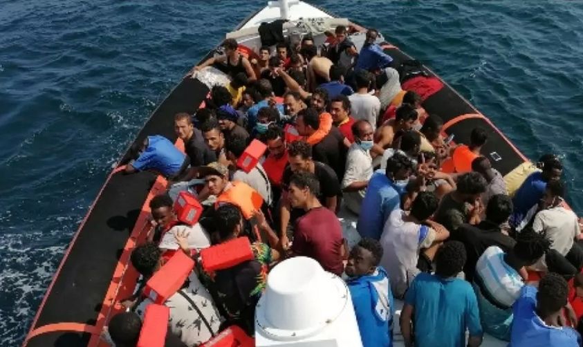Sbarcati 350 migranti tra Portopalo e Augusta: a terra pure un cadavere