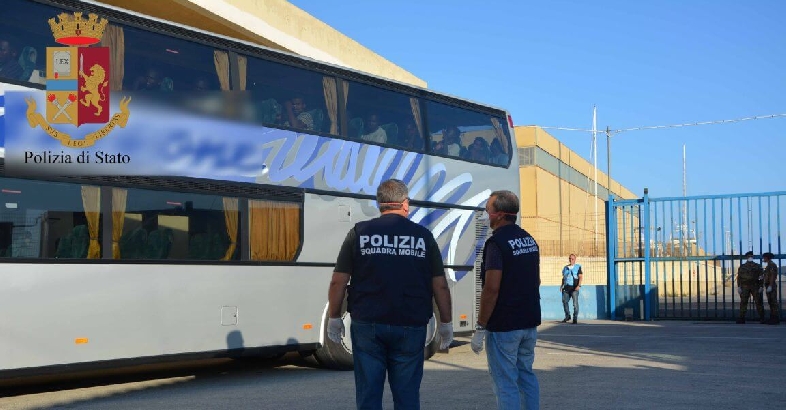 Immigrazione clandestina, fermati  dalla polizia 3 scafisti turchi a Siracusa