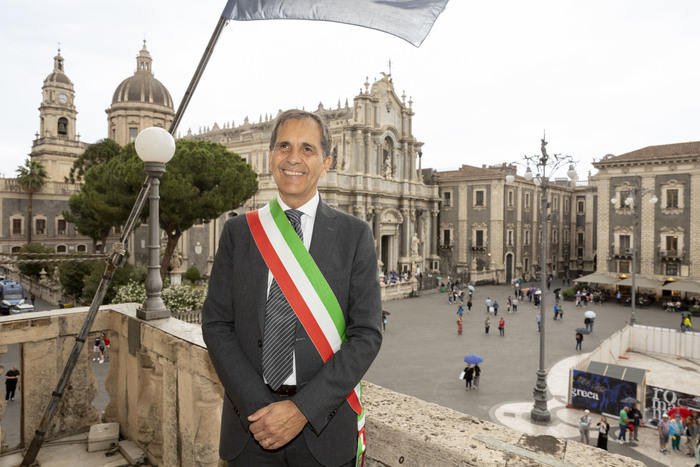 Trantino si insedia come sindaco: "Non tradirò mai Catania"