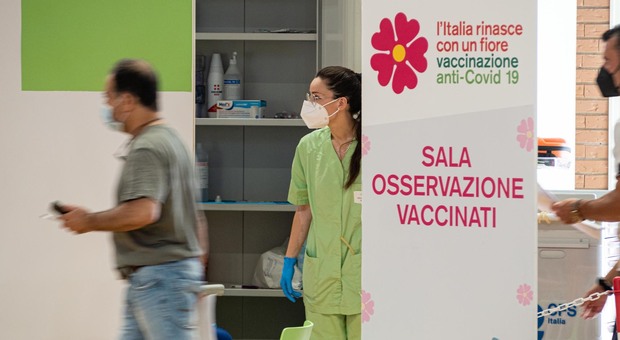 Da lunedì al via la terza dose di vaccino in Sicilia per il target 40 - 59 anni