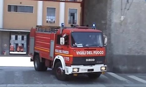 In fiamme appartamento a Milano: morta una donna