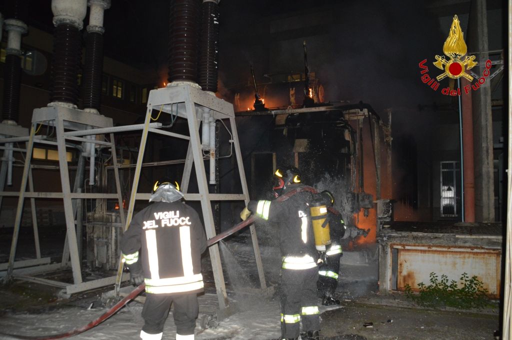 Incendio in una cabina dell'Enel, per ore Catania Sud resta al buio