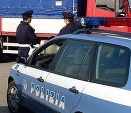 Rapina un camionista e fugge con 1.600 euro: preso nel Catanese