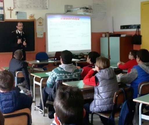 Acate, cultura della legalità: i carabinieri incontrano gli studenti 