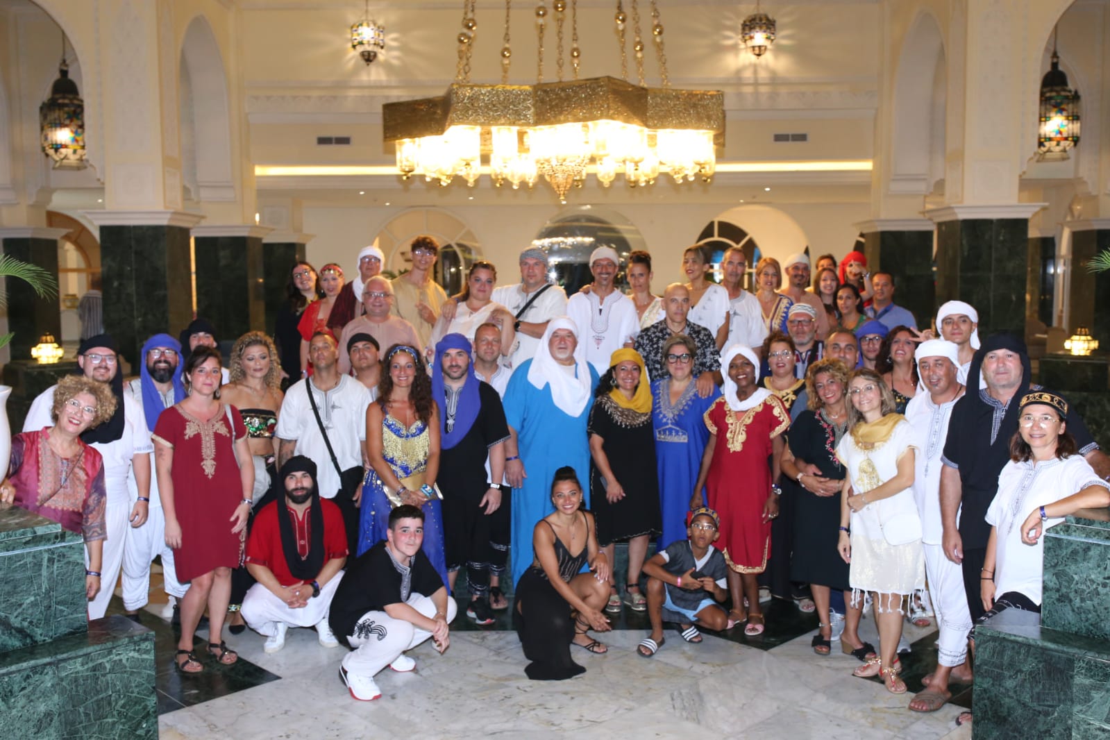 Lavoratori di Solarino in vacanza premio in Tunisia a una festa araba (FOTO)