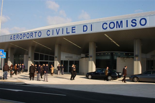 Aeroporto di Comiso, firma della convenzione per incrementare i flussi turistici