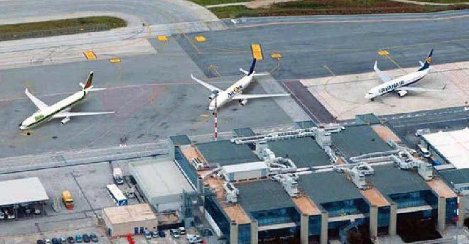 Inchiesta sulla gestione dell'aeroporto di Trapani: quindici indagati