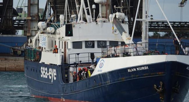 Migranti, tre presunti scafisti arrestati a Messina