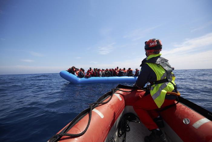 Migranti della Alan Kurdi verso l'isola di Malta, l'Ong attacca Salvini