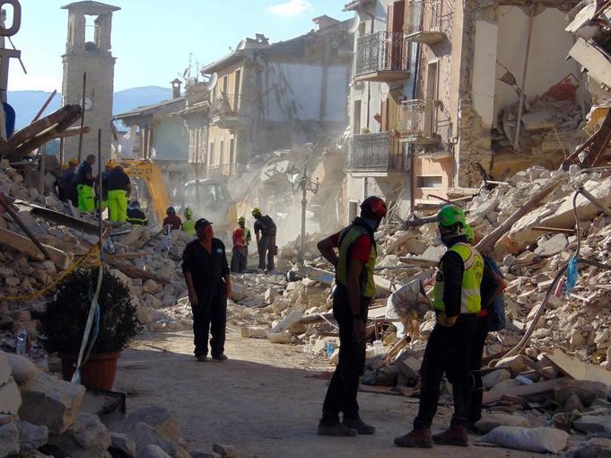 Altre scosse di terremoto, si aggrava il bilancio dei morti: 250