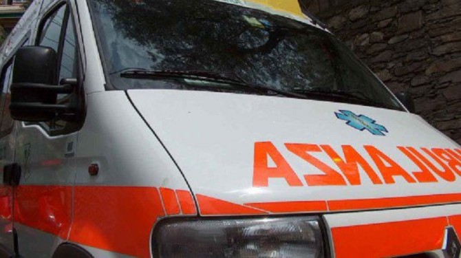 Incidenti stradali: scontro tra moto e auto a Palermo, morto un 50enne
