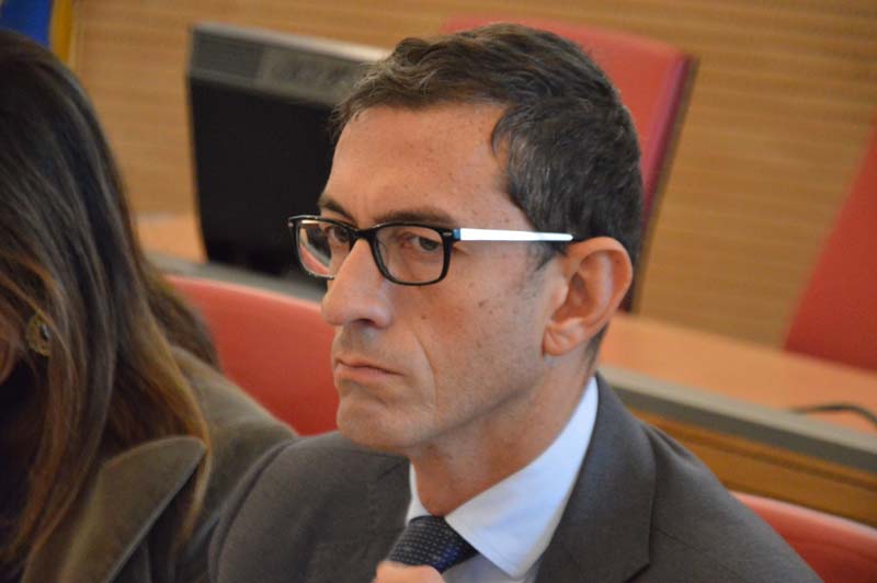 Busta con proiettili al sindaco di Trani: "Non mi lascio intimorire"