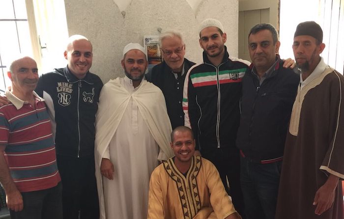 Siracusa, il parroco di Cassibile va in moschea: serve più integrazione