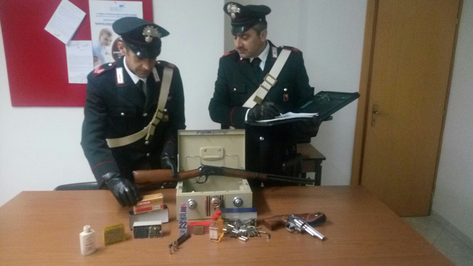 Armi illegali nascoste in casa, un arresto dei carabinieri di Pachino
