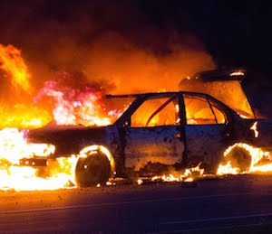 Lentini, a fuoco due automobili: indagini in corso 