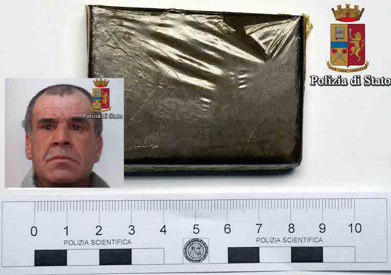 Vittoria, trovato con quasi 50 grammi di hashish: arrestato 