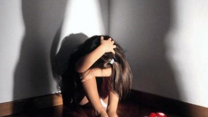 Battipaglia, faceva prostituire la figlia di 12 anni: arrestata