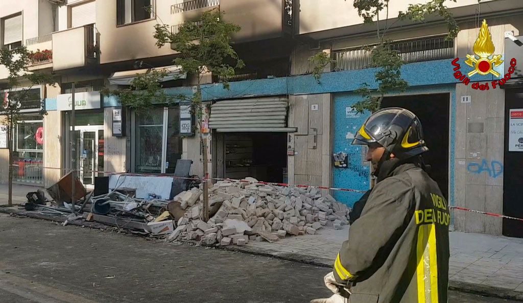Bar incendiati a Cosenza, non erano intimidazioni: arrestato il titolare