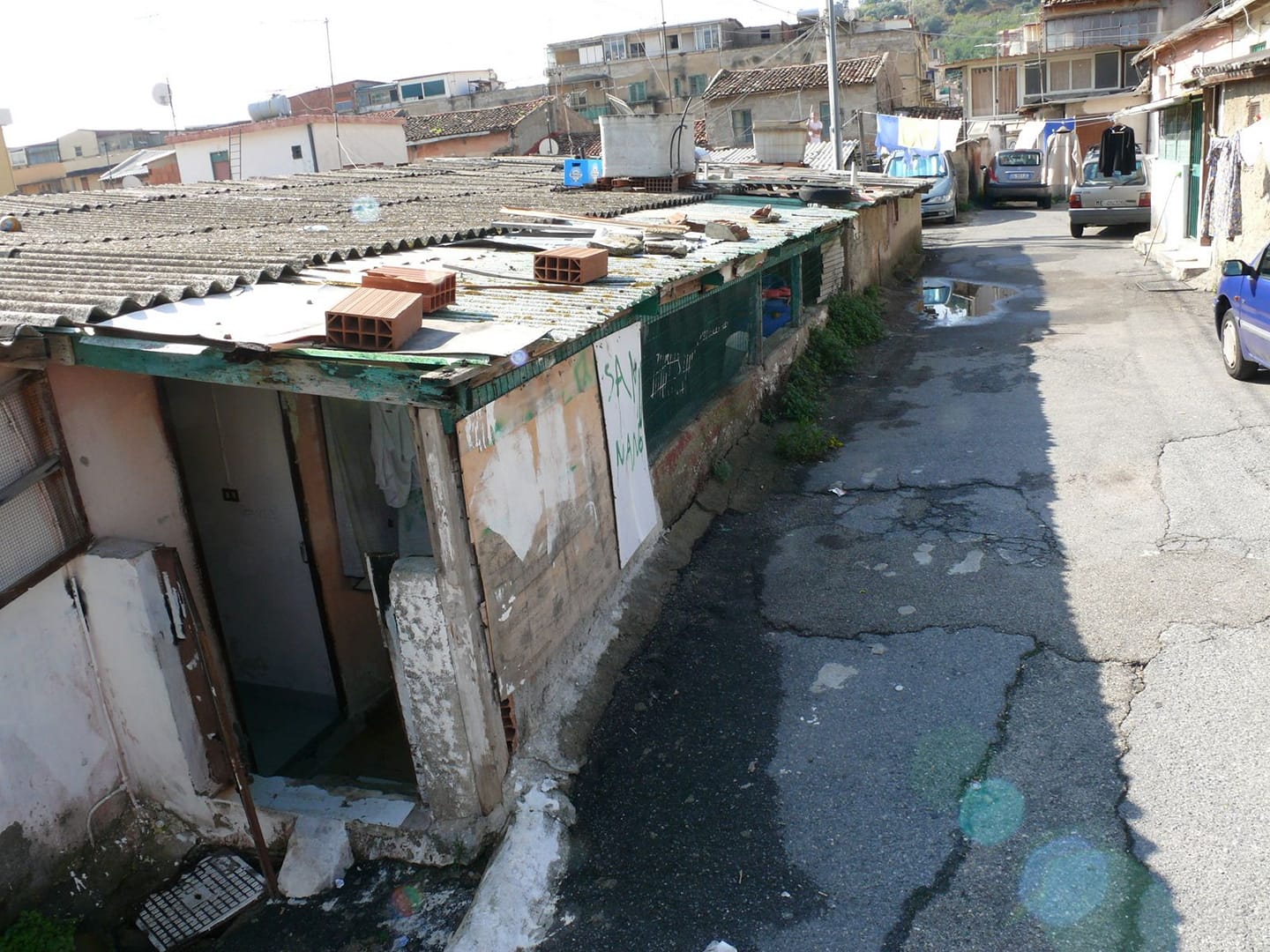 Forza Italia: serve una legge per superare baraccopoli di Messina