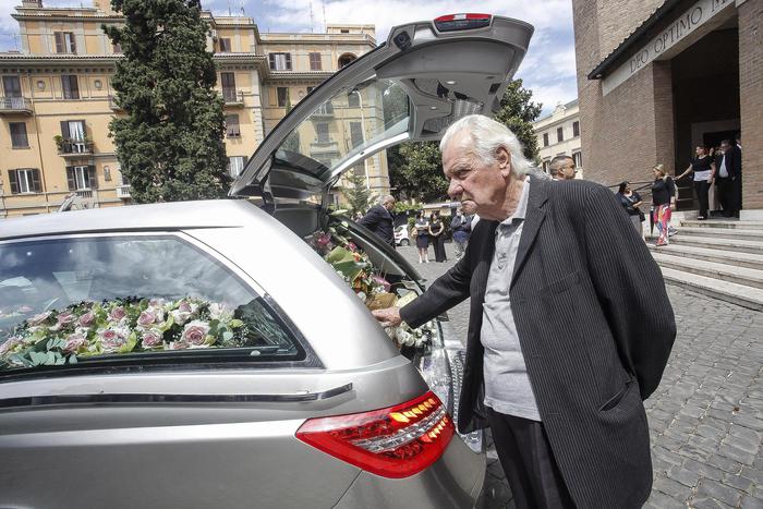 Celebrati a Roma i funerali di Letizia Berlinguer