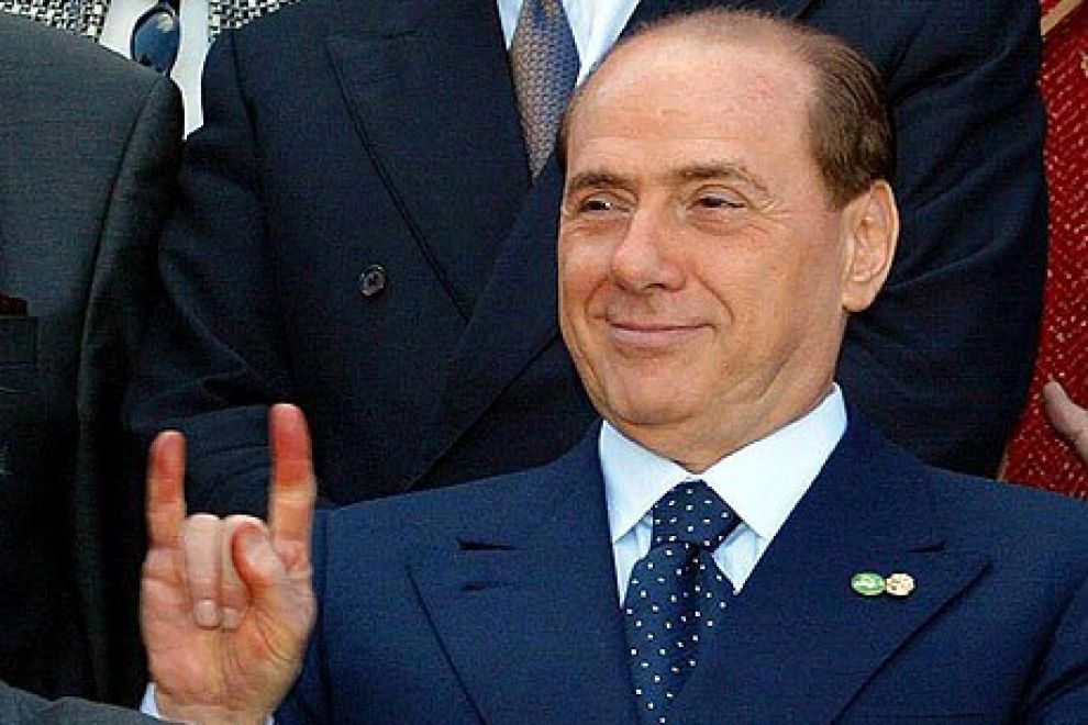 Berlusconi sarà operato al cuore, "ha rischiato la vita"