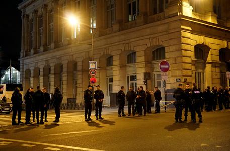 Paura a Parigi, evacuata Gare du Nord dopo la segnalazione di 3 terroristi