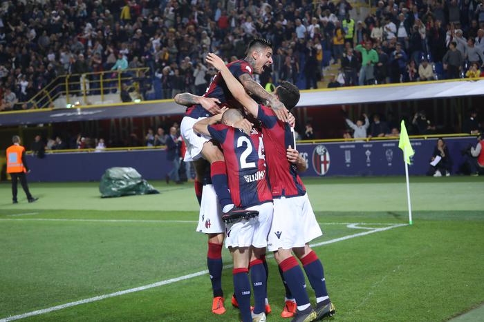 Il Bologna batte il Napoli per 3 a 2: al Dall'Ara esplode la festa