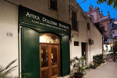 Modica, la Dolceria Bonajuto realizza la nuova specialità per il Caffè Santa Zita di Lucca