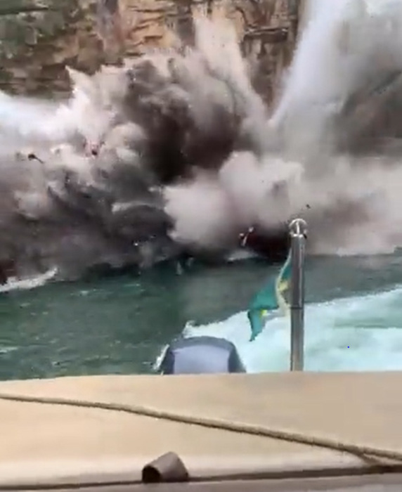 Brasile: roccia crolla sulle barche: 7 morti e 32 feriti