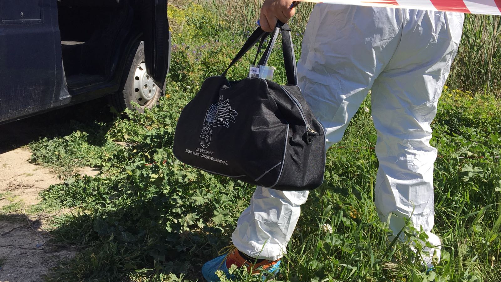 Cadavere trovato in una vasca di irrigazione, indagini ad Acate
