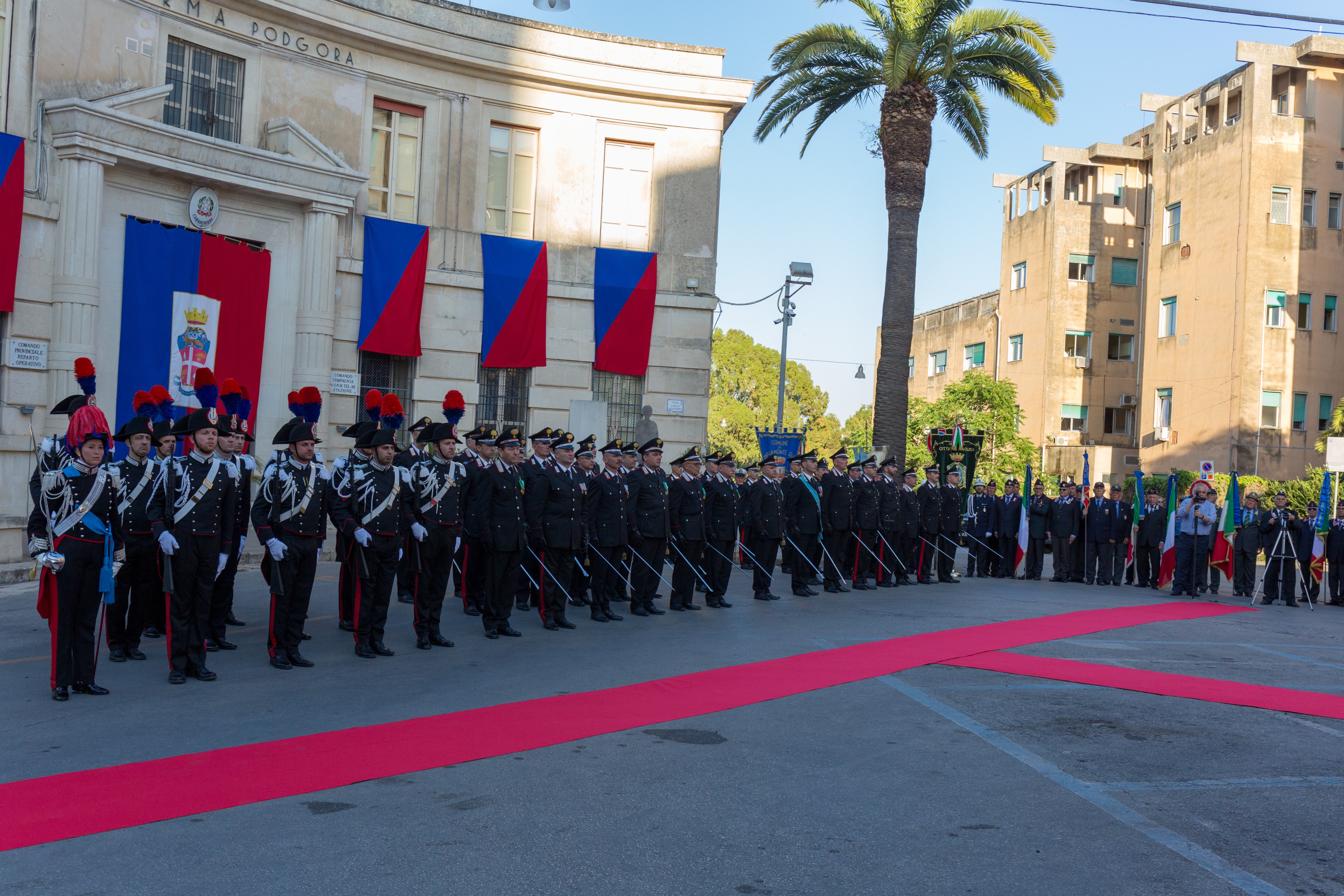 Ragusa, cerimonia 209° anniversario Fondazione dell'Arma. Militari premiati